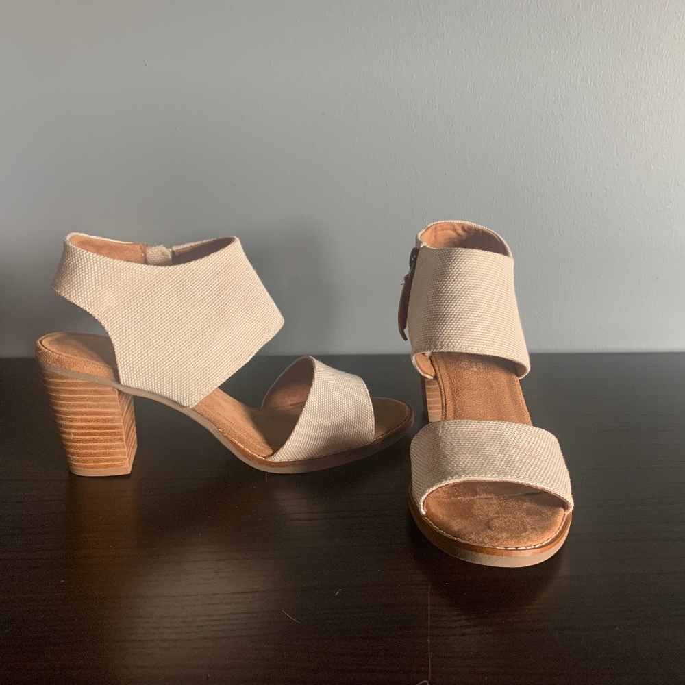 TOMS  Majorca Cutout Sandal